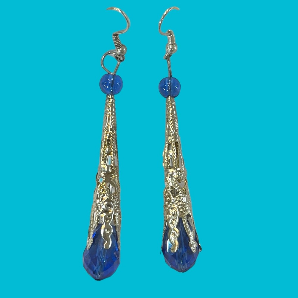 💗NWT VICTORIAN BLUE‎ SILVER BEAD CAP FILIGREE PIERCED EARRINGS